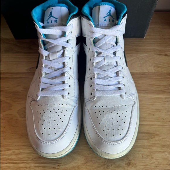 Jordan 1 mid laser blue - Picture 2 of 4